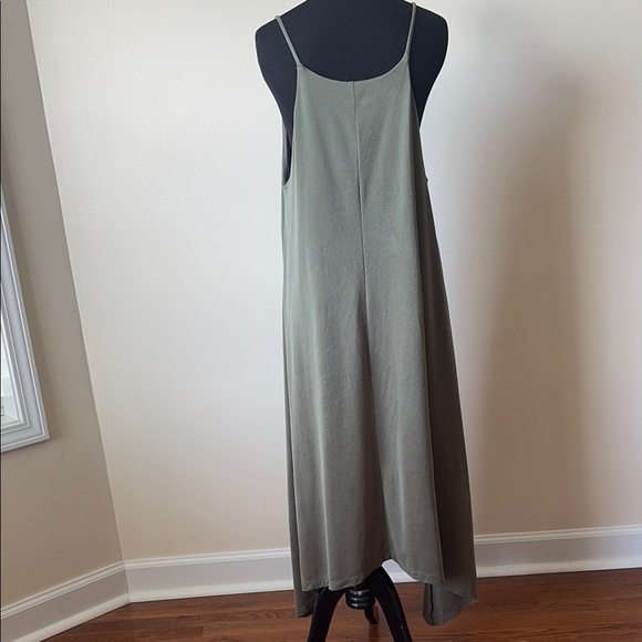 Nicole Miller Olive Green Maxi Dress with built in shelf bra - Picture 4 of 9